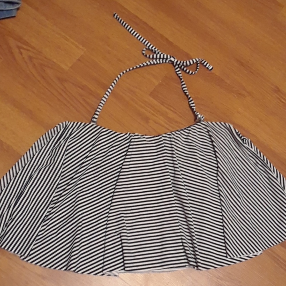 SUPER CUTE FLOUNCE TWO-PIECE BATHING SUIT